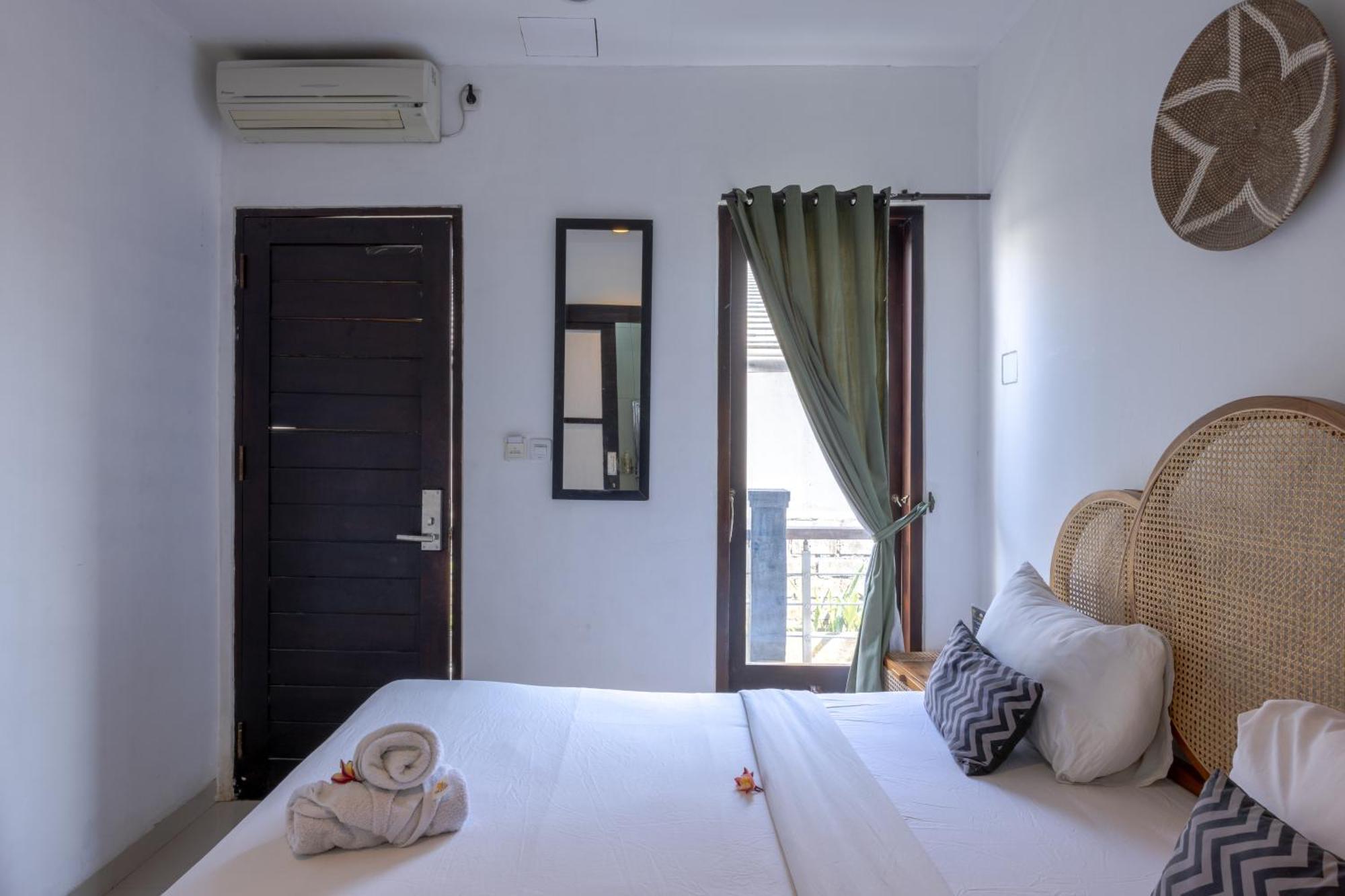 Canggu Spirit Guest House Exterior photo